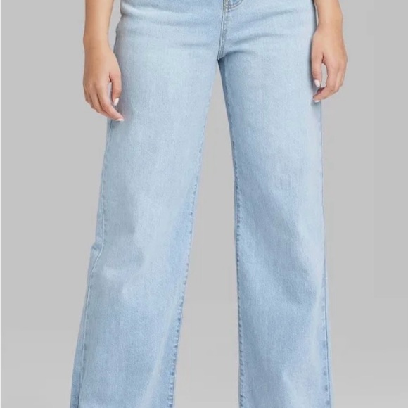 NWT Women's High-Rise
Wide Leg Baggy Jeans
-Wild Fable Light
Blue - Picture 2 of 4